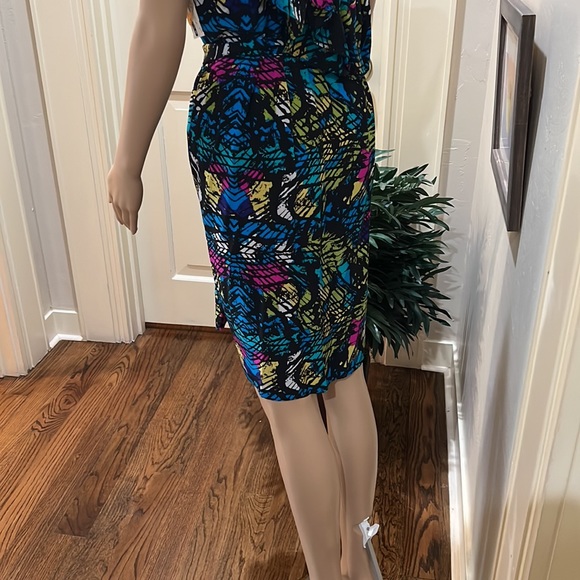 Alice & Trixie Midi Dress - Picture 5 of 5